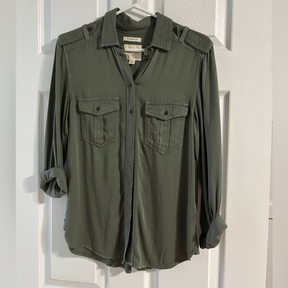 American Eagle Outfitters Sage Green Casual Shirt - Picture 1 of 3
